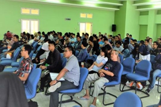 Komunitas Online Shop Dibekali Ilmu Kepabenan dan Cukai 