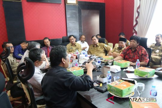 DPRD Kepri gelar evaluasi pelaksanaan APBD 2018 Page 1 Small