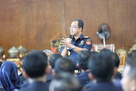 Bea Cukai layani masyarakat dengan hati