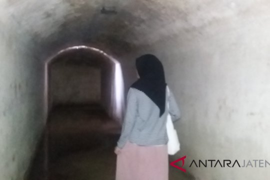 Melihat dari dekat bunker di Balai Kota Surakarta