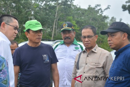 Kepala Staf Kepresidenan tinjau pertanian di Lingga Page 7 Small