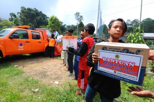 Bantuan logistik pengungsi Merapi Page 2 Small