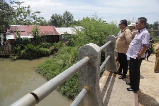 Anggarkan Rp1,4 miliar normalisasi saluran air Batam Page 3 Small