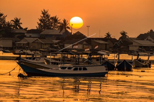 Kepulauan Karimunjawa aman dari gelombang tinggi Page 2 Small