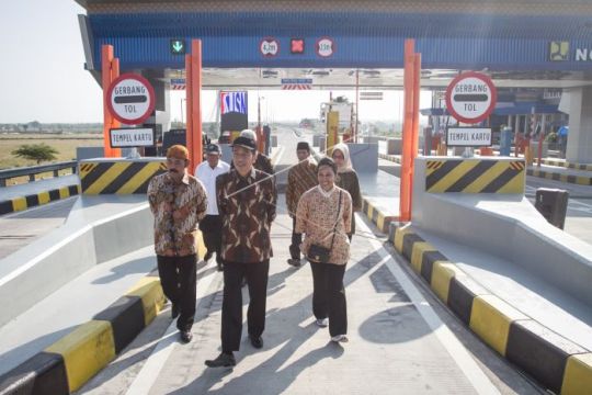 Presiden resmikan jalan tol ruas Kartasura-Sragen Page 2 Small