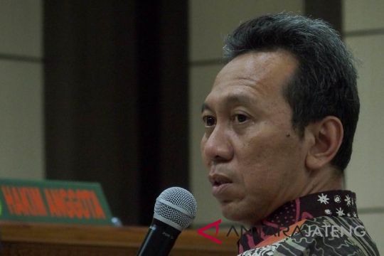 Sidang Bupati nonaktif Kebumen Yahya Fuad Page 2 Small