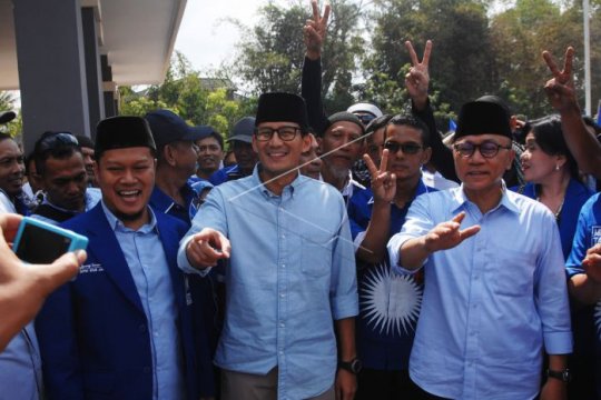 Sandiaga di Temanggung Page 2 Small