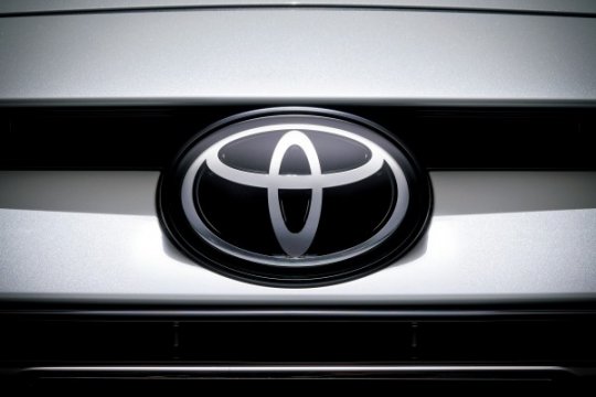 Toyota bakal tarik 1 juta mobil hibrid, ada apa?