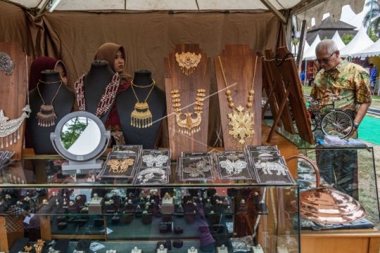 Gebyar gelar budaya kerja Page 1 Small