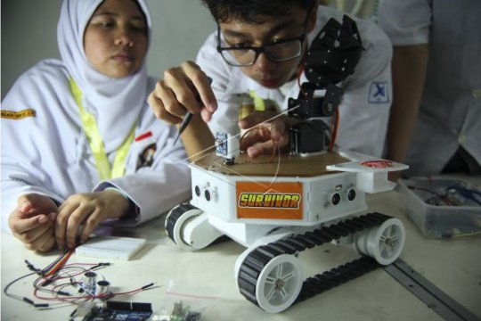 Robot pencari korban gemp Page 1 Small