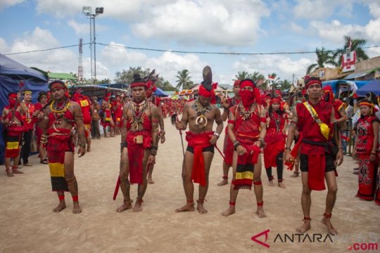 Pentas Seni Budaya Dayak Ketapang Page 1 Small