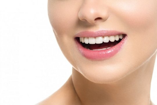 Campuran kunyit yang bisa memutihkan gigi