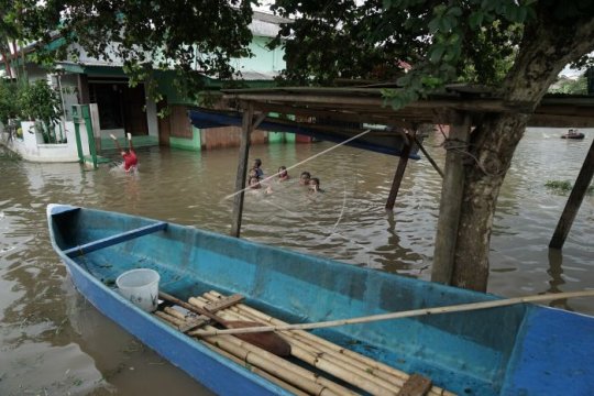 Banjir rendam 13 Desa di Cilacap Page 1 Small