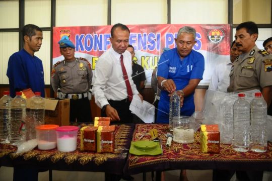 Gelar kasus minuman beralkohol Page 2 Small