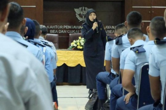 Mahasiswa Akademi Pelayaran Nasional perdalam ilmu kepabeanan