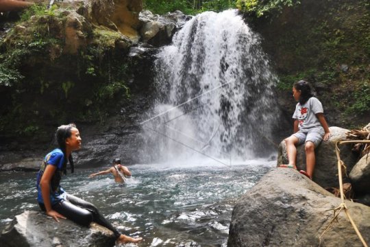 Wisata Curug Titang Page 1 Small