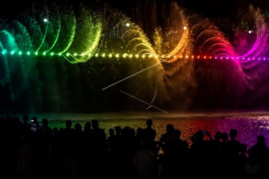 Peresmian Semarang Bridge Fountain Page 1 Small