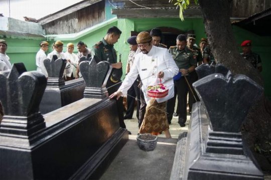 Ziarah makam Ki Gede Sala Page 1 Small