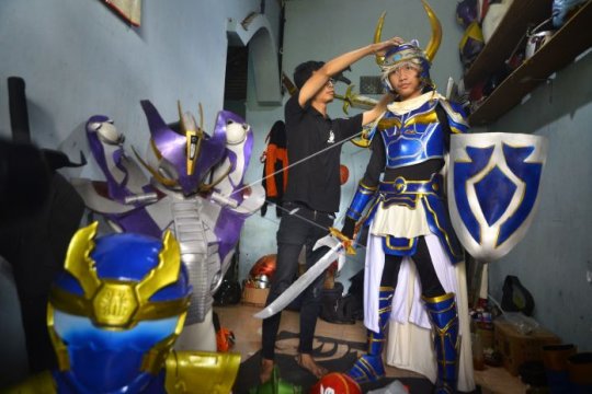 Kostum karakter Page 1 Small