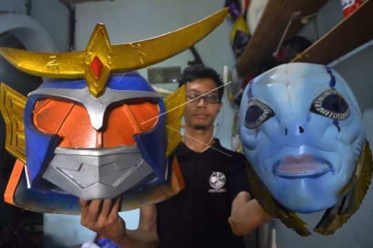 Kostum karakter Page 2 Small