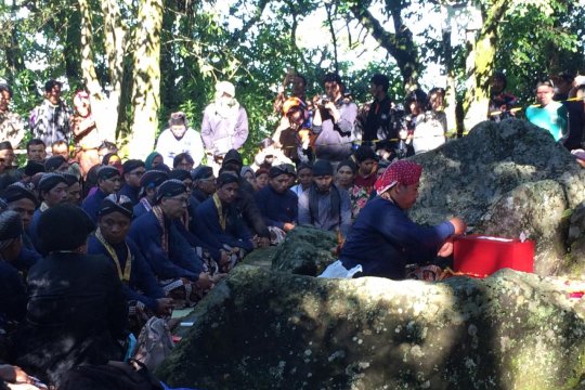 Labuhan Merapi, ritual memperingati naik tahta Sultan Hamengku Buwono (HB) X