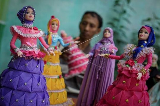 Produksi busana muslim untuk boneka barbie Page 1 Small