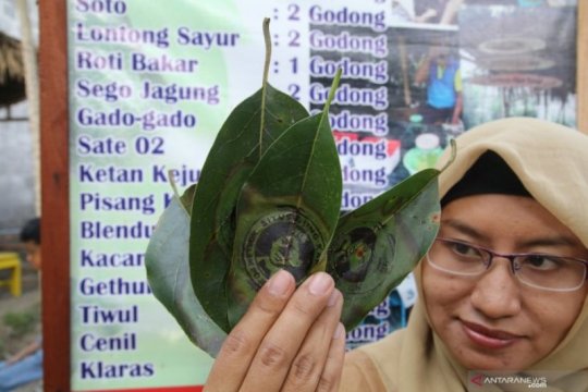 Pasar Dengan Alat Tukar Daun Page 2 Small