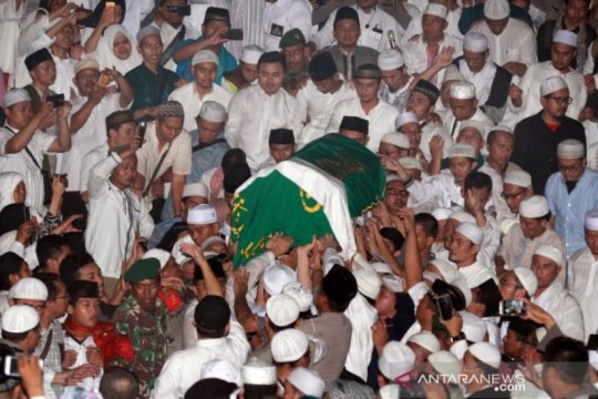 Pemakaman Ustaz Arifin Ilham Page 1 Small