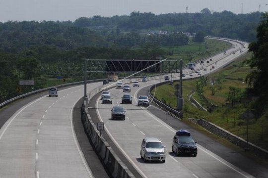 Arus mudik di Tol Bawen-Salatiga Page 2 Small