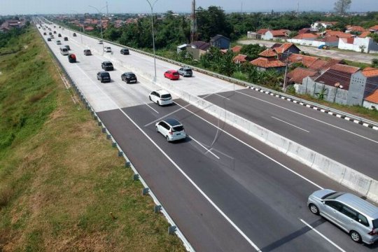 Jalan tol Pejagan-Pemalang ramai lancar Page 2 Small