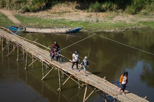 Jembatan bambu Page 2 Small