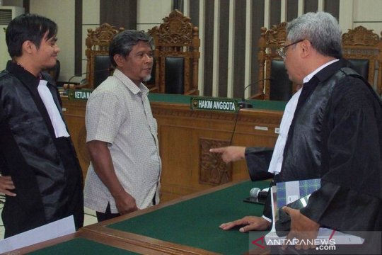 Sidang tuntutan tindak pidana pencucian uang Page 1 Small