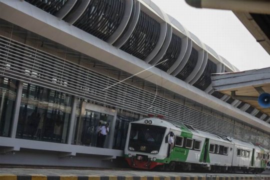 Peresmian ruang tunggu kereta api bandara Adi Sumarmo Page 1 Small