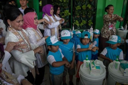 Ibu Negara Iriana Joko Widodo kunjungi PAUD Page 2 Small