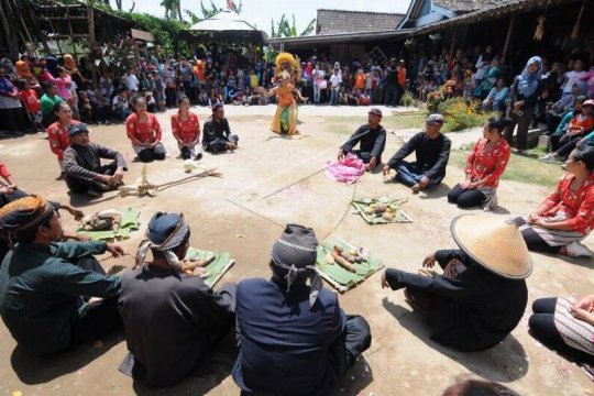 Festival Pasar Ngatpaingan Page 1 Small