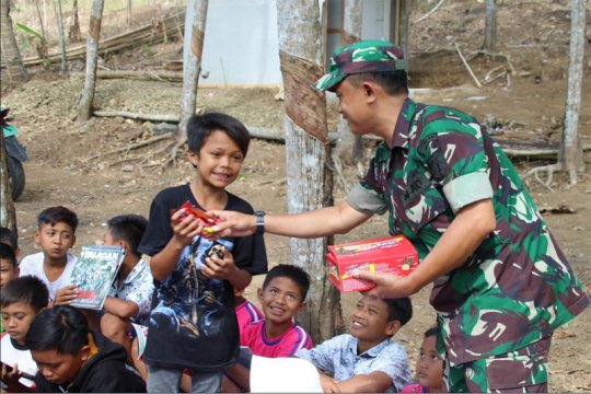 TMMD, Tim Kodim Cilacap berikan wawasan kebangsaan ke anak sekolah