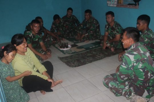 Satgas TMMD tidur di rumah warga Desa Cilibang