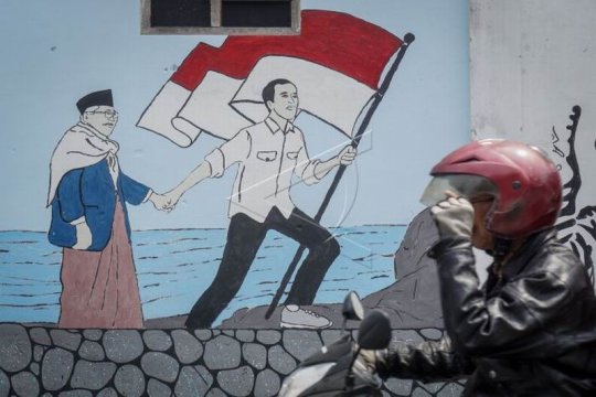 Mural bergambar Joko Widodo-Ma'ruf Amin Page 2 Small