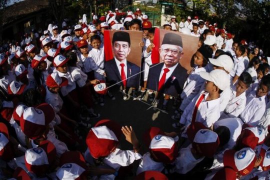 Foto Presiden Joko Widodo dan dan Wakil Presiden Ma'ruf Amin Page 1 Small