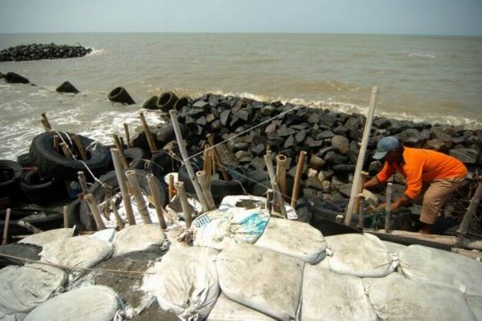 Pemecah ombak rusak Page 2 Small