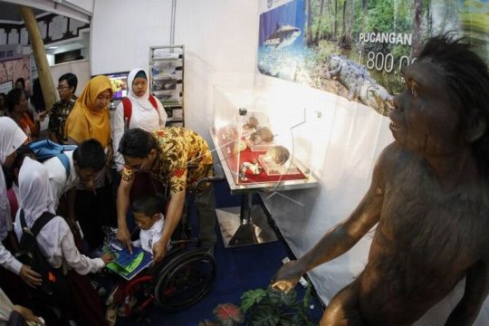 Pameran museum goes to campus Page 2 Small