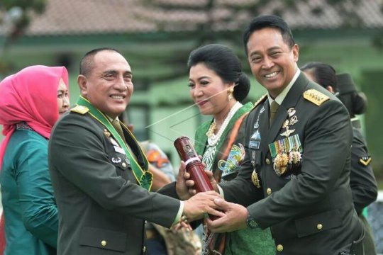Wisuda purnawira perwira tinggi TNI AD Page 1 Small