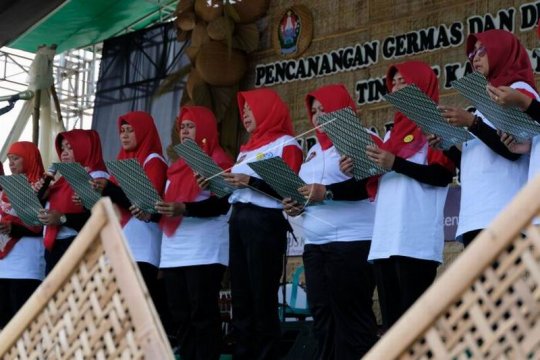 Ikrar dukungan gerakan masyarakat hidup sehat Page 1 Small