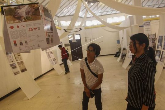 Pameran arsitektur dan seni instalasi Page 2 Small