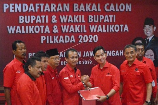 Gibran resmi terdaftar sebagai bakal calon Wali Kota Surakarta Page 3 Small