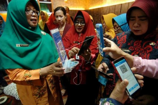 Edukasi kebanksentralan dan promosi perpustakaan Page 1 Small