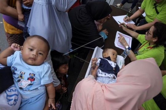 Sosialiasasi pencegahan kegagalan tumbuh kembang anak Page 1 Small