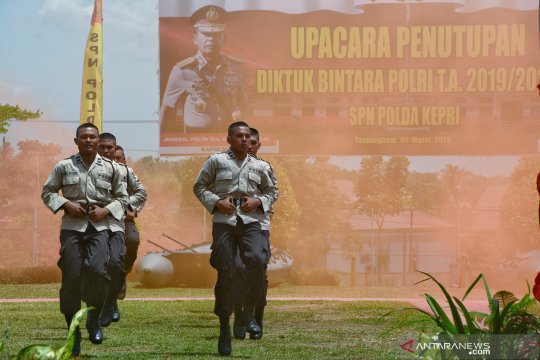 Kapolda Kepri lantik 174 Bintara baru Page 5 Small