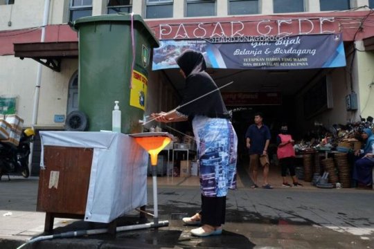 Fasilitas tempat cuci tangan Pasar Gede Solo Page 1 Small