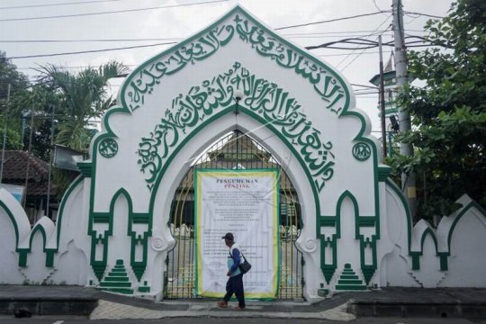 Ibadah shalat Jumat ditiadakan sementara Page 1 Small